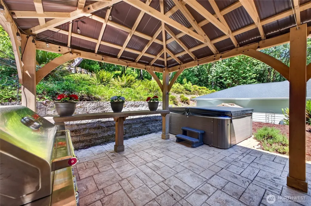 11232 Crescent Valley Dr NW Gig Harbor WA 98332
