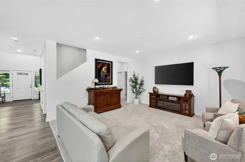 11232 Crescent Valley Dr NW Gig Harbor WA 98332