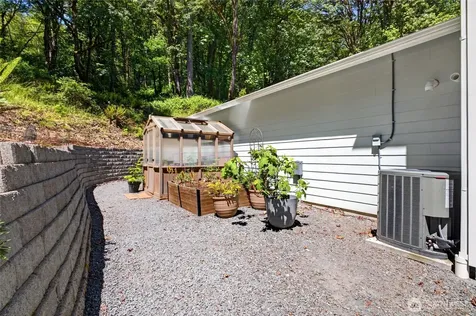 11232 Crescent Valley Dr NW Gig Harbor WA 98332