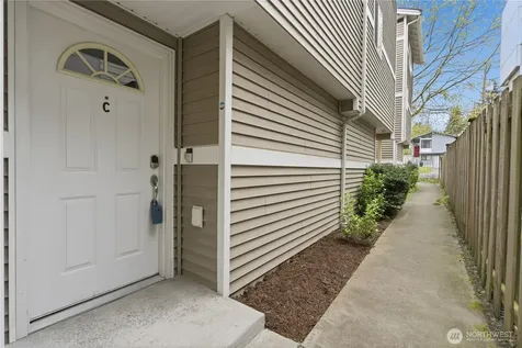 10520 Whitman Avenue N Seattle WA 98133