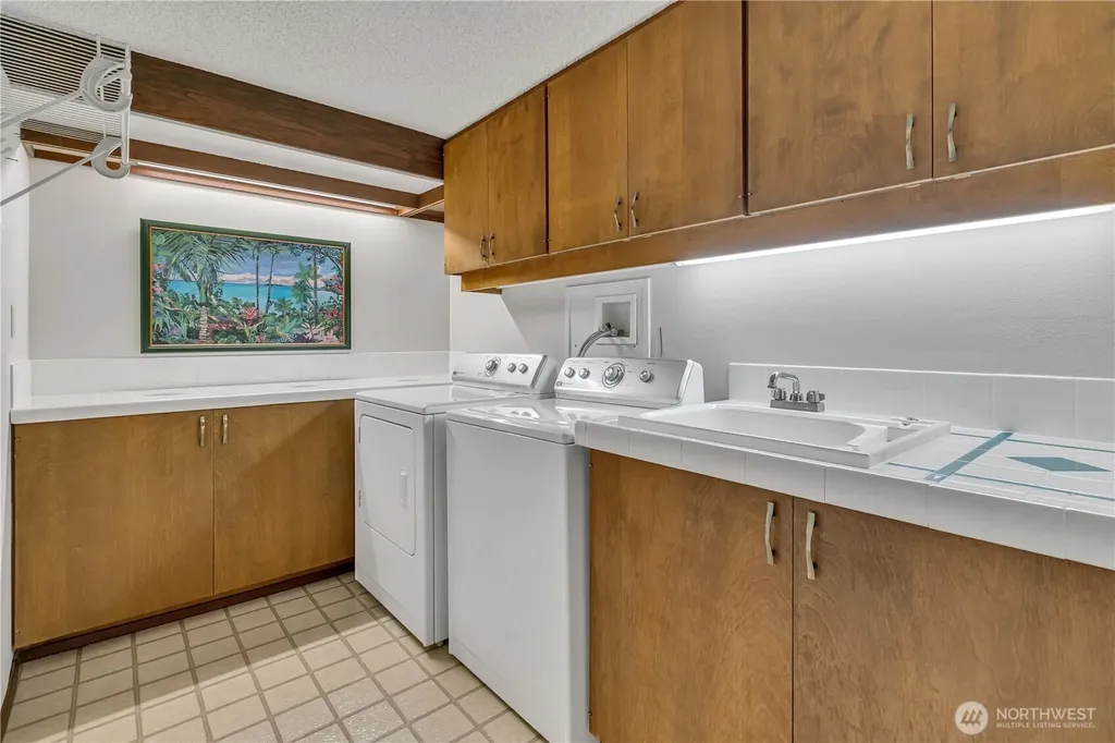 25506 142nd Avenue SE Kent WA 98042