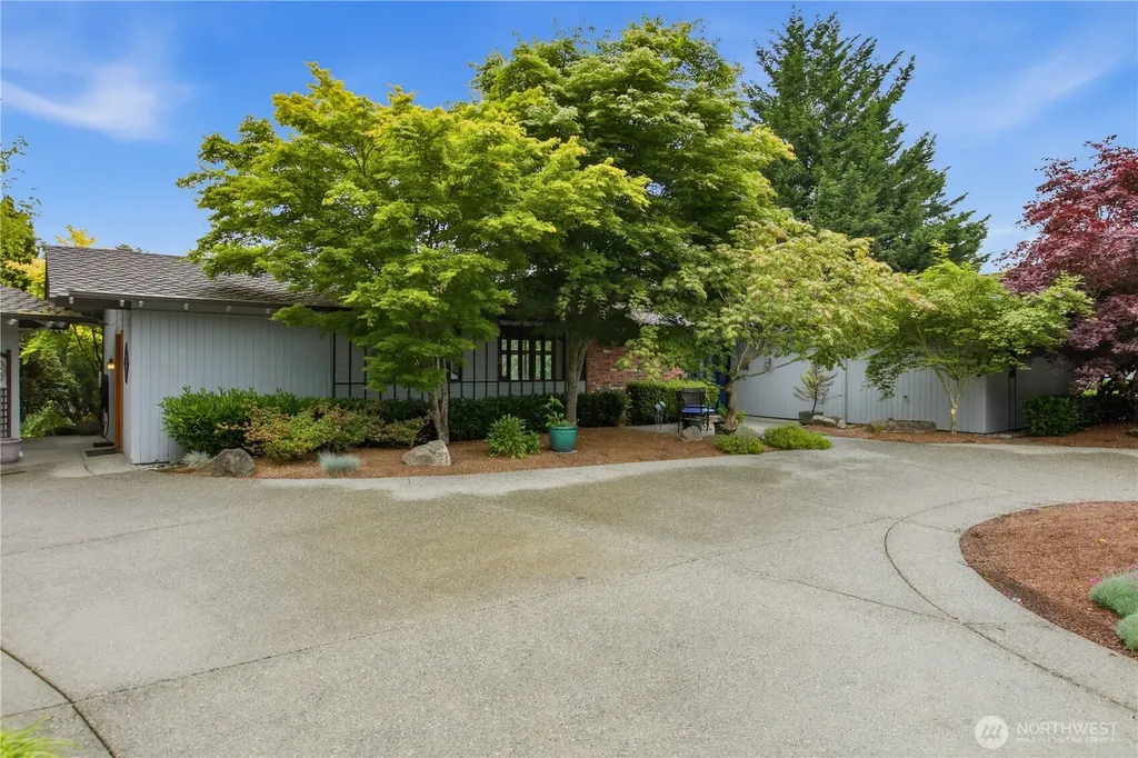 25506 142nd Avenue SE Kent WA 98042
