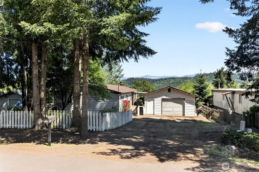 13413 Cedar Cir E Bonney Lake WA 98391