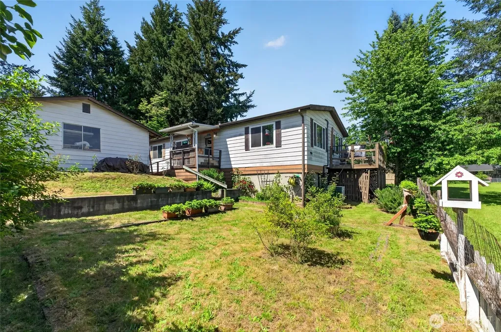 13413 Cedar Cir E Bonney Lake WA 98391