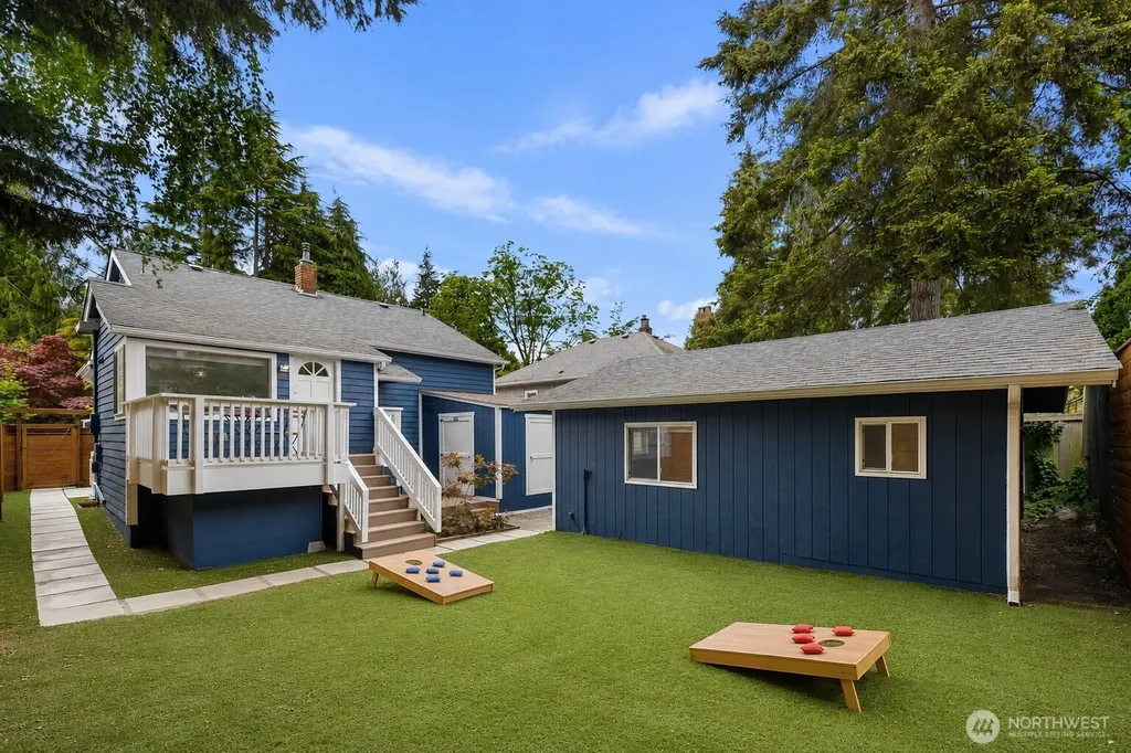 8604 29th Avenue NW Seattle WA 98117