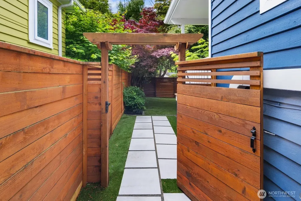 8604 29th Avenue NW Seattle WA 98117