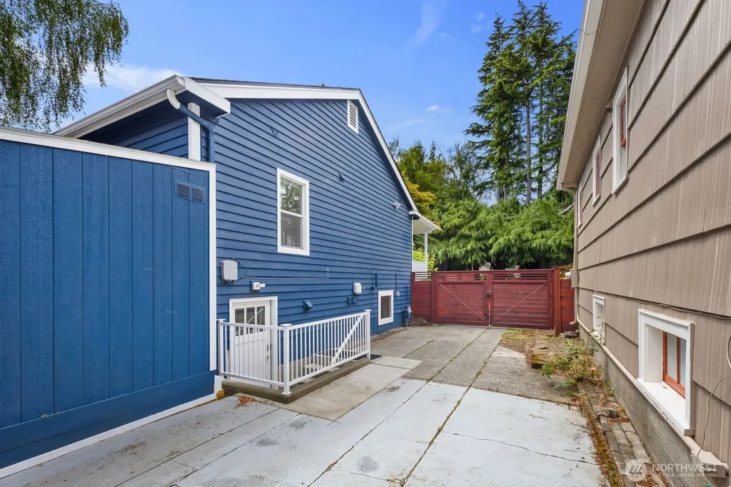 8604 29th Avenue NW Seattle WA 98117