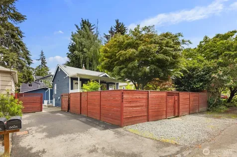 8604 29th Avenue NW Seattle WA 98117
