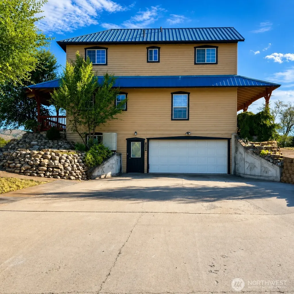 6 Orchard Loop S. Tonasket WA 98855