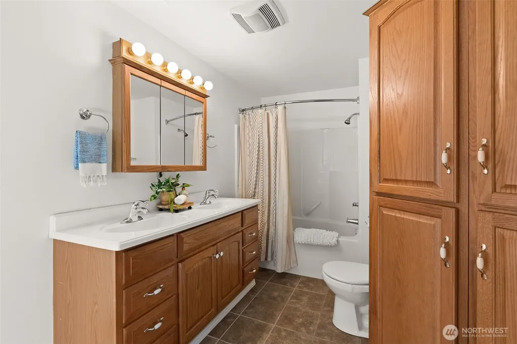 3931 Chico Way NW Bremerton WA 98312