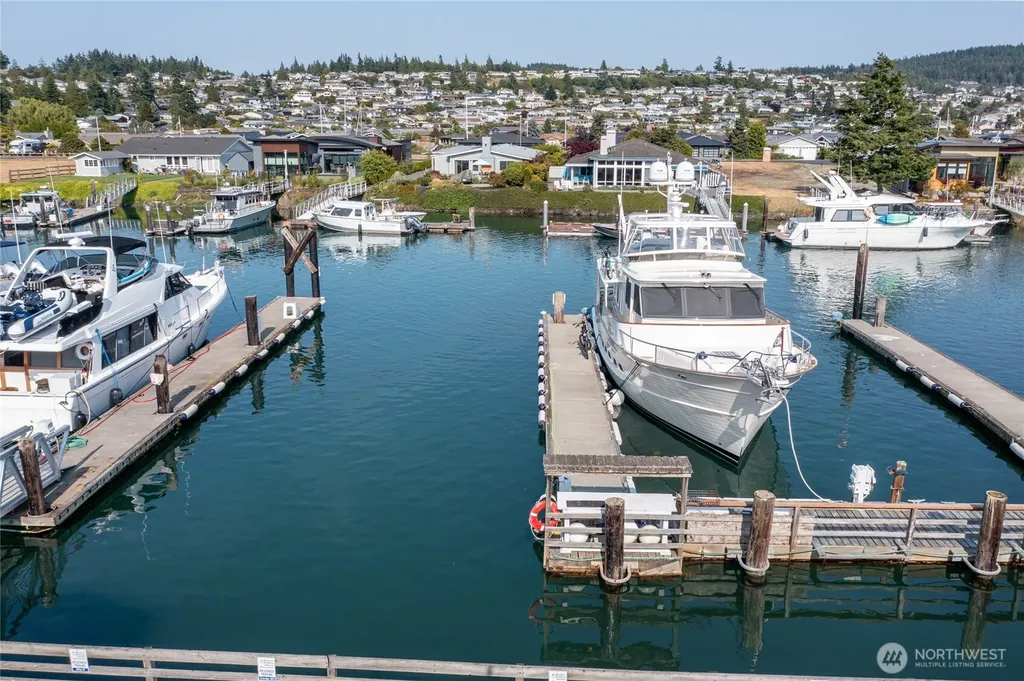 1909 Skyline Way Anacortes WA 98221