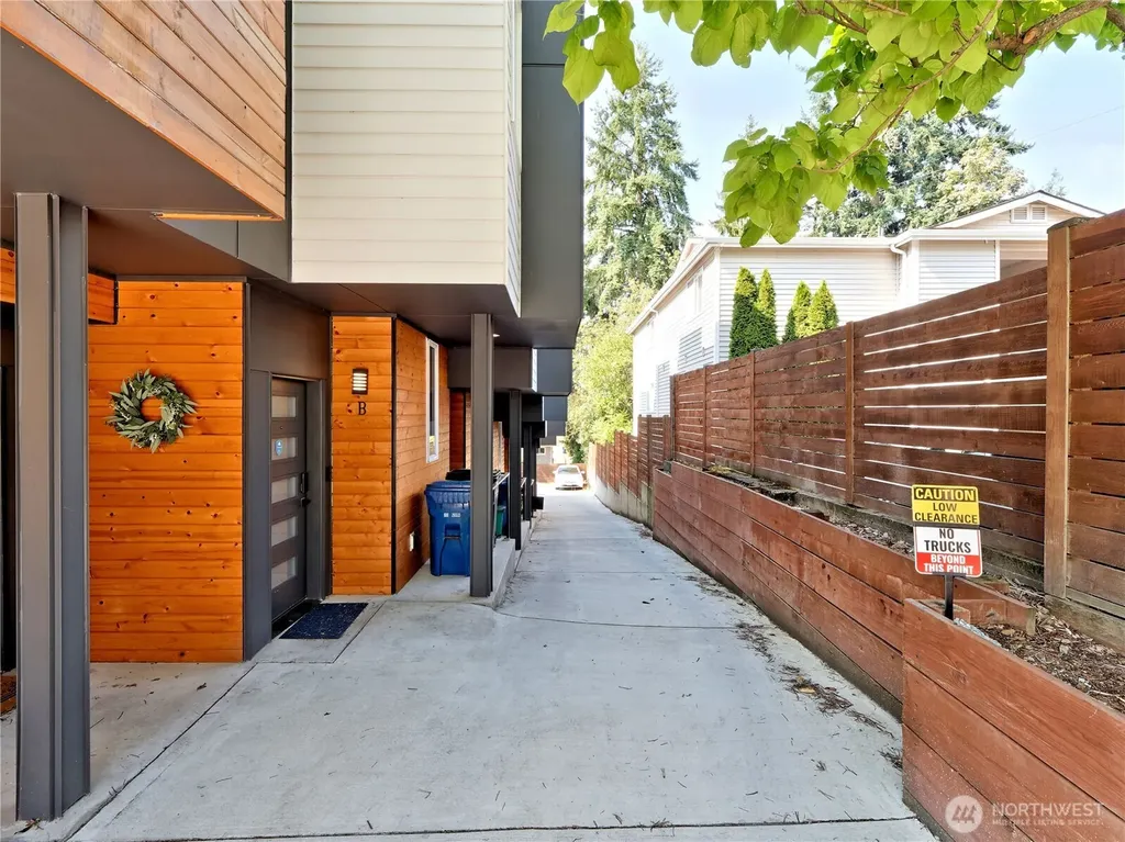 14023 Greenwood Avenue N Seattle WA 98133