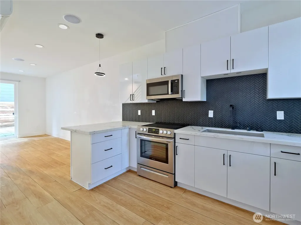 14023 Greenwood Avenue N Seattle WA 98133