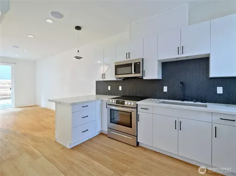 14023 Greenwood Avenue N Seattle WA 98133