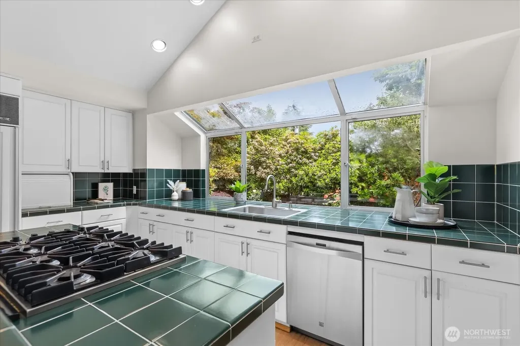 19120 3rd Avenue NE Shoreline WA 98155