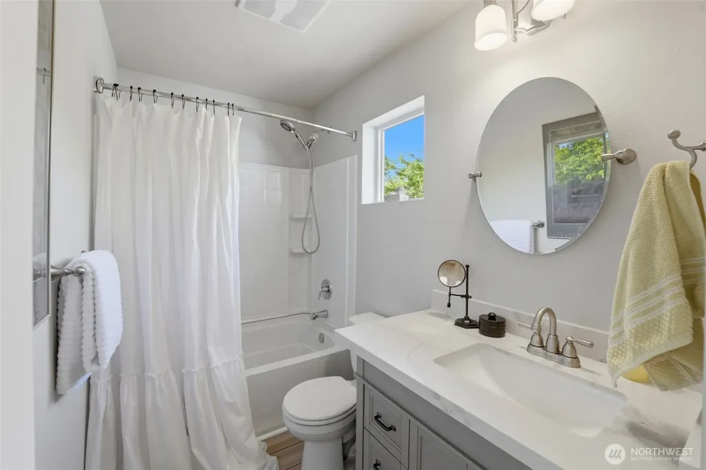 4929 Baltic Street Gig Harbor WA 98332