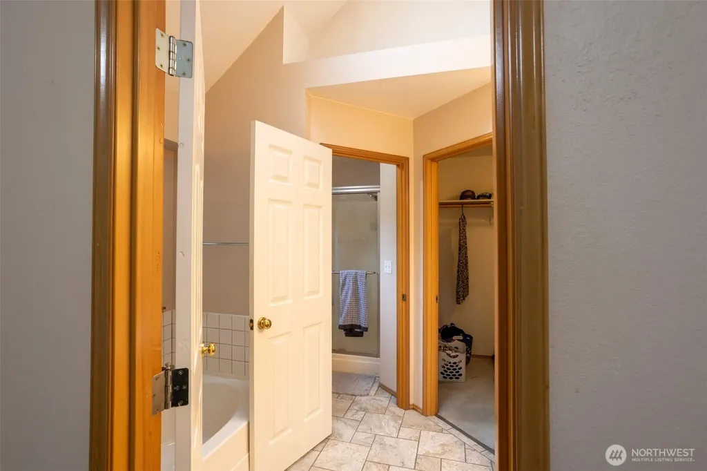 23184 Brandon Place NW Poulsbo WA 98370