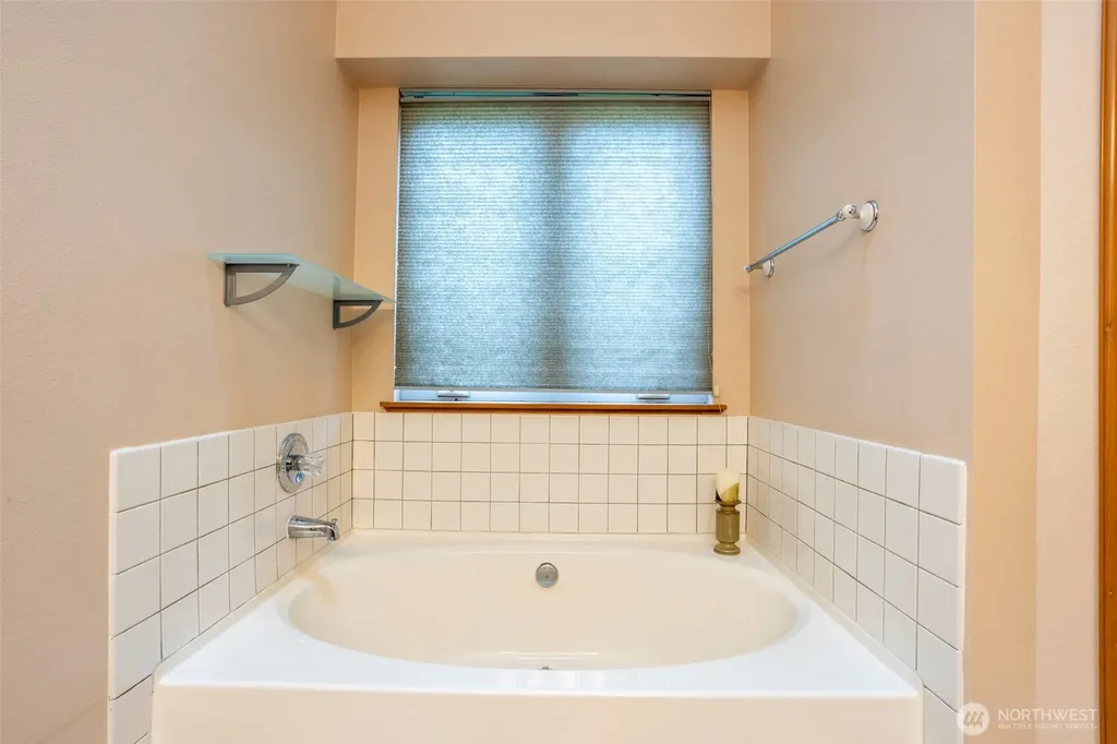 23184 Brandon Place NW Poulsbo WA 98370