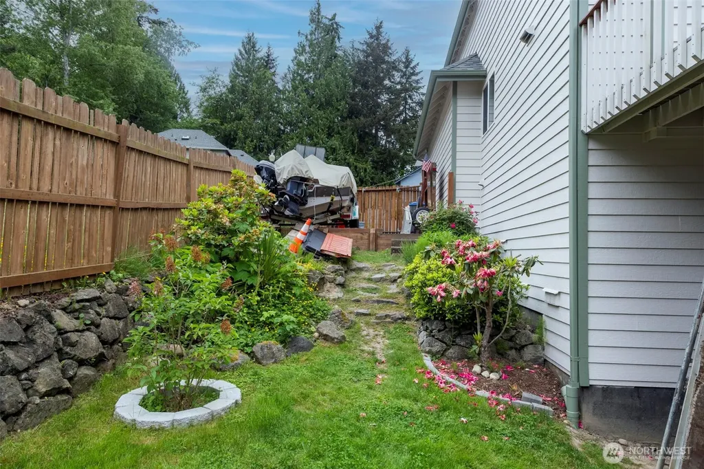 23184 Brandon Place NW Poulsbo WA 98370