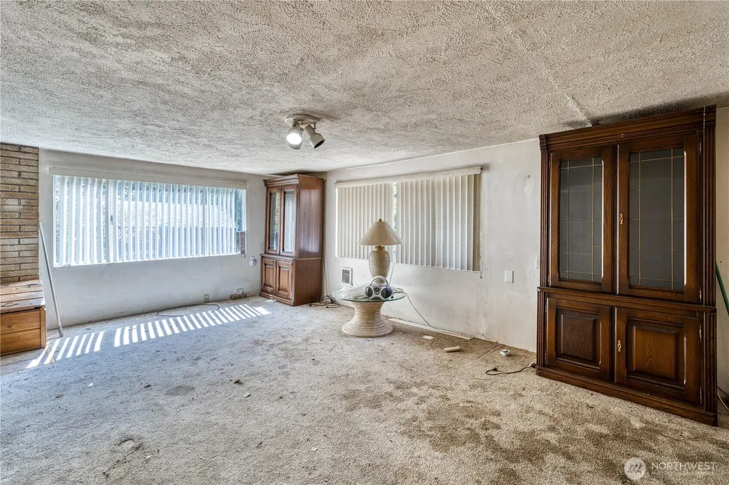 6015 Whitmore Drive NW Gig Harbor WA 98335