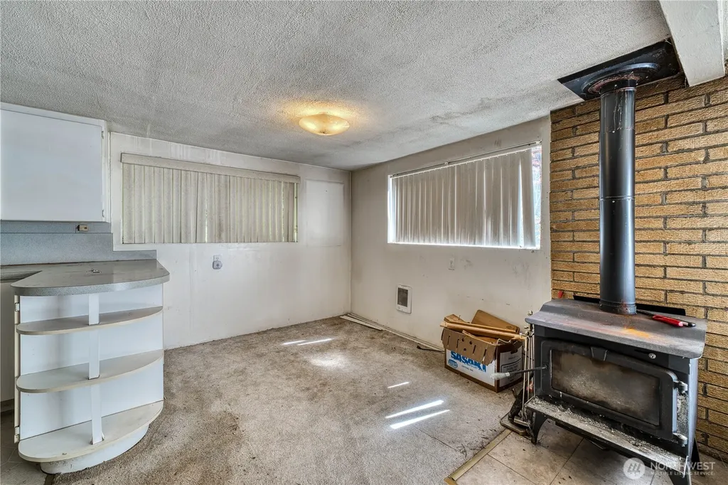 6015 Whitmore Drive NW Gig Harbor WA 98335