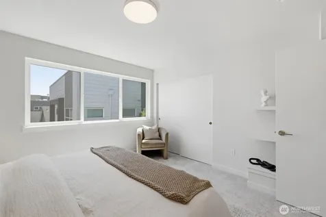 105 NW 39 Th Street Seattle WA 98107