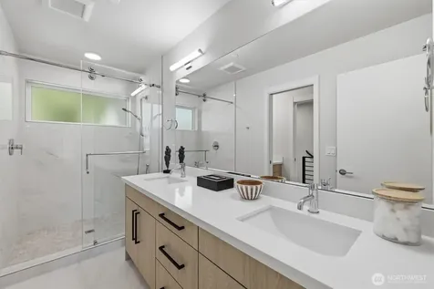 105 NW 39 Th Street Seattle WA 98107