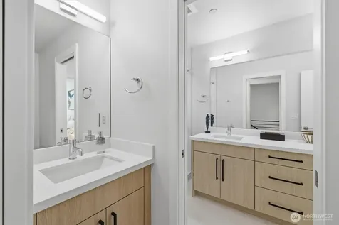 105 NW 39 Th Street Seattle WA 98107
