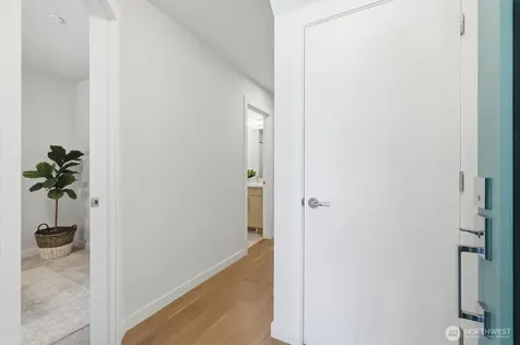 105 NW 39 Th Street Seattle WA 98107