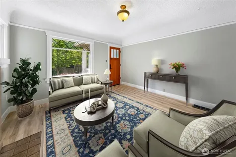 7146 35th Avenue SW Seattle WA 98126