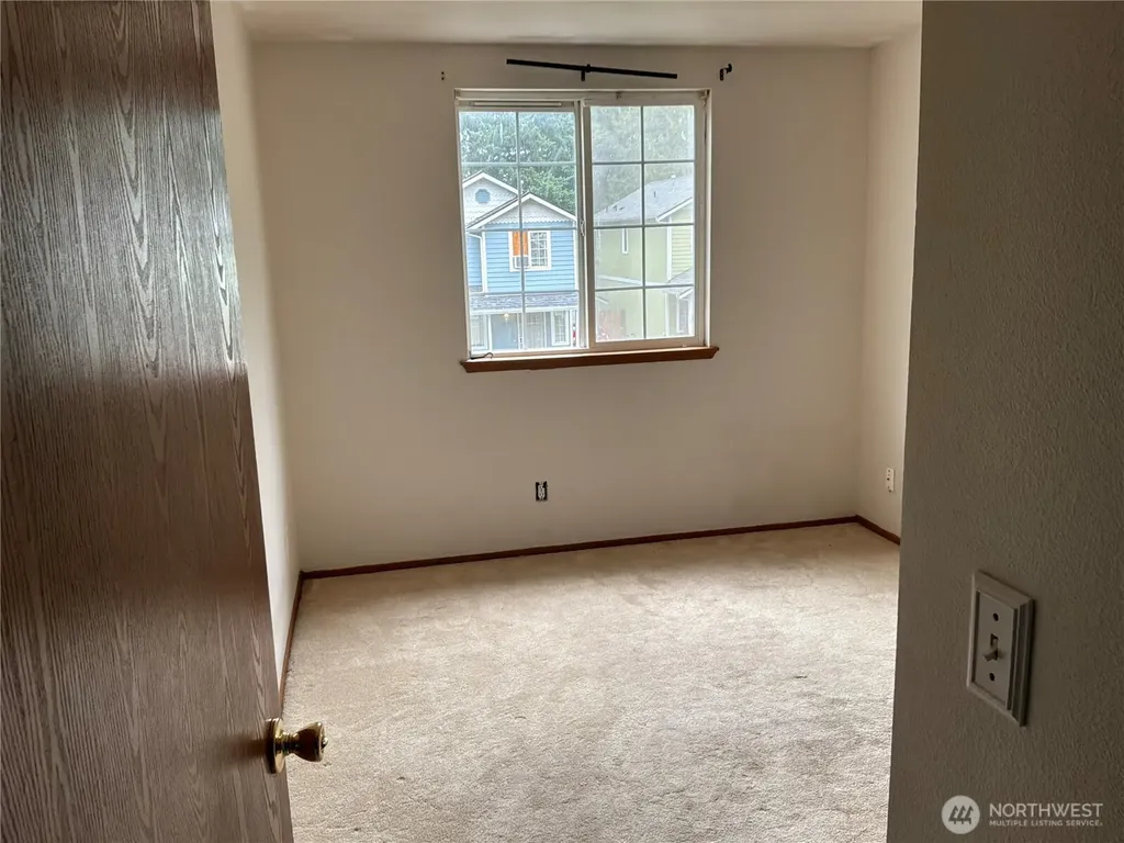 119 NW Lopez Lane Bremerton WA 98311