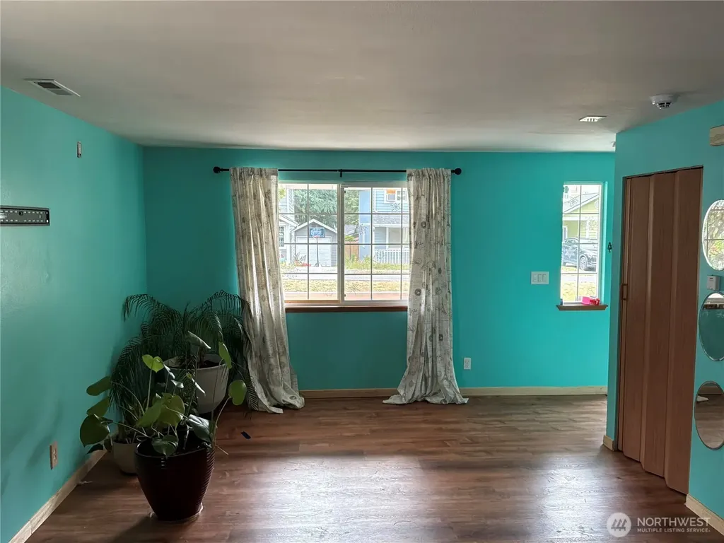 119 NW Lopez Lane Bremerton WA 98311
