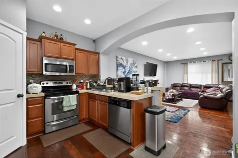 5007 NE 6th Street Renton WA 98059