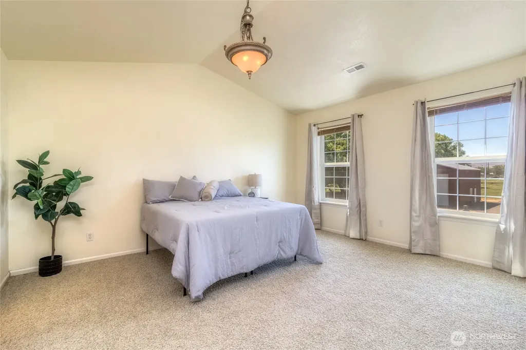49 Sierra Lane Touchet WA 99360