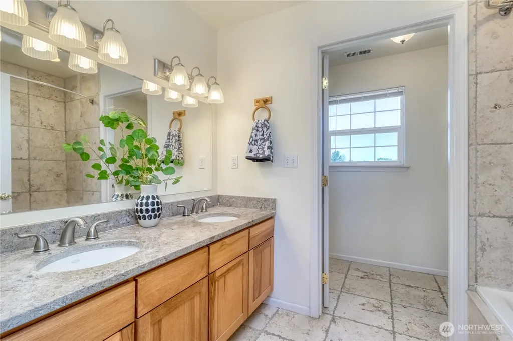 49 Sierra Lane Touchet WA 99360