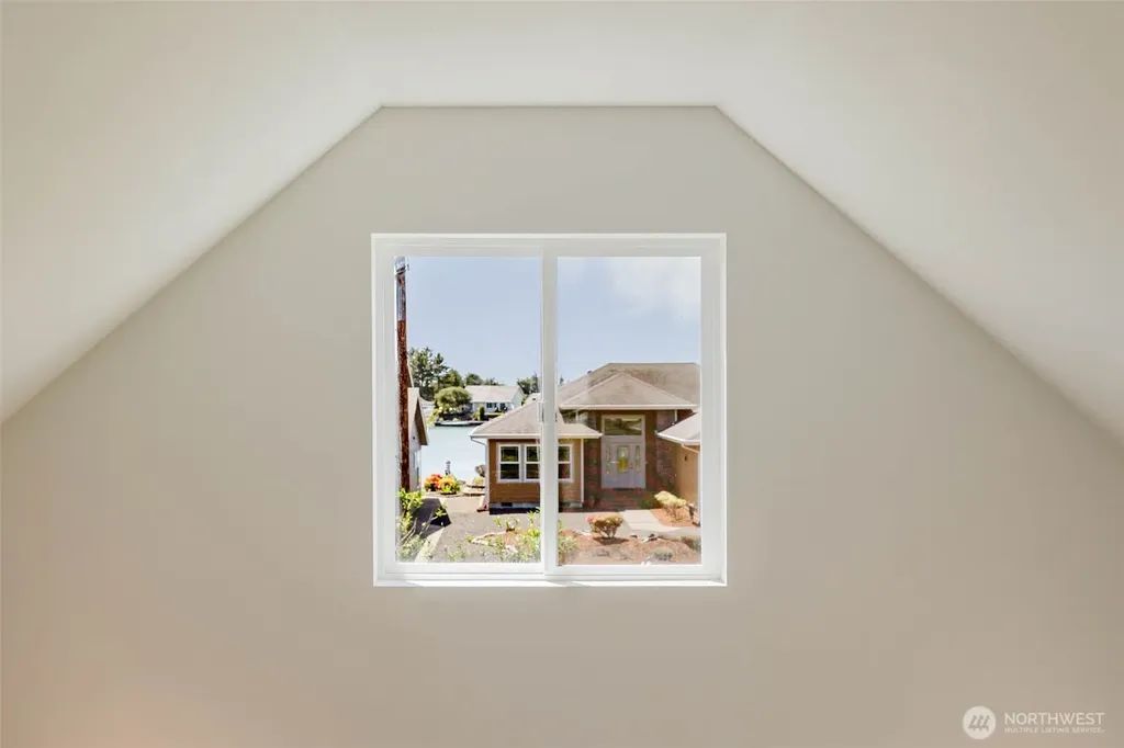 814 Shark Court SW Ocean Shores WA 98569