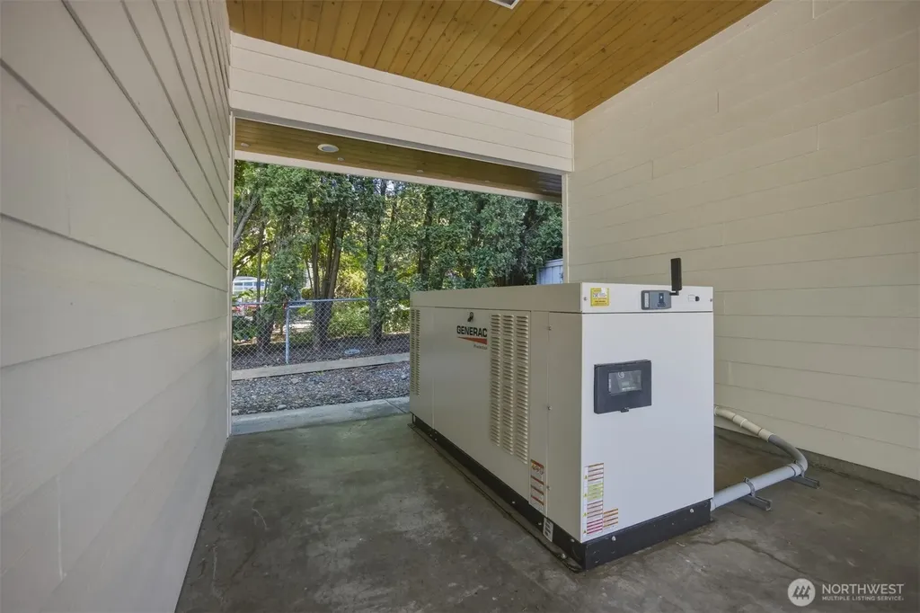 6867 Holeman Avenue Blaine WA 98230