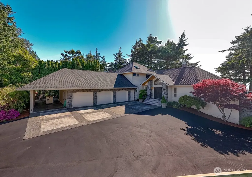 6867 Holeman Avenue Blaine WA 98230