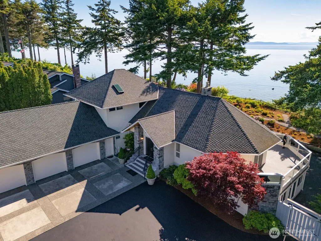 6867 Holeman Avenue Blaine WA 98230
