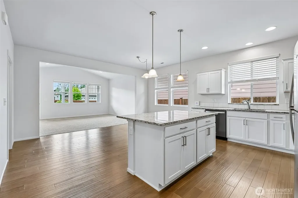 353 S 48th Place Mount Vernon WA 98274
