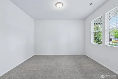 353 S 48th Place Mount Vernon WA 98274