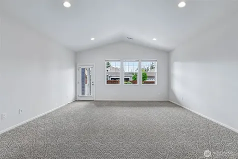 353 S 48th Place Mount Vernon WA 98274