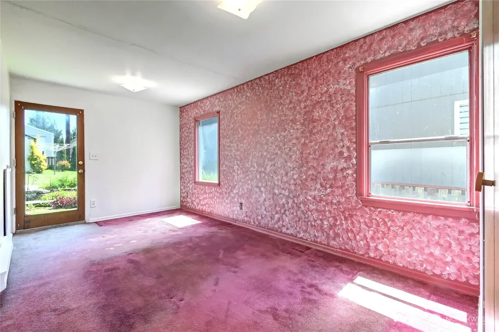 1327 Maple Street Everett WA 98201