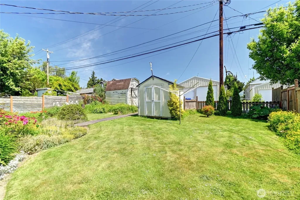 1327 Maple Street Everett WA 98201