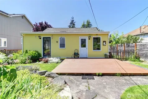 1327 Maple Street Everett WA 98201