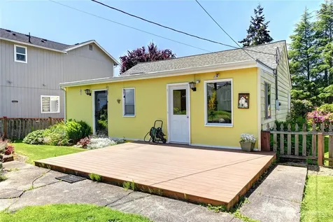 1327 Maple Street Everett WA 98201