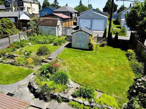 1327 Maple Street Everett WA 98201