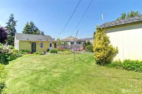 1327 Maple Street Everett WA 98201
