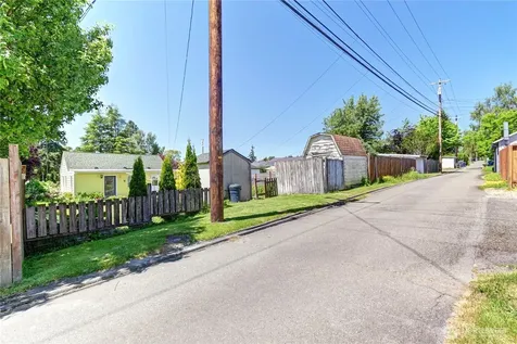 1327 Maple Street Everett WA 98201