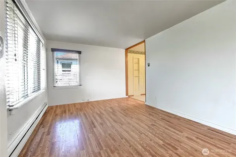 1327 Maple Street Everett WA 98201